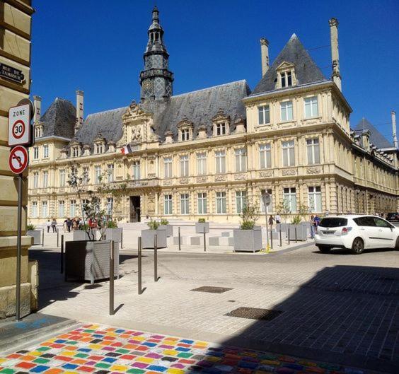 ランスLux Cathedraleアパートメント エクステリア 写真